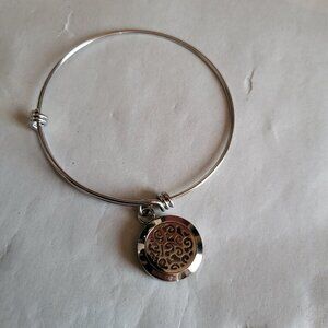 STAINLESS STEEL AROMATHERAPY ESSENTIAL OIL BANGLE BRACELET